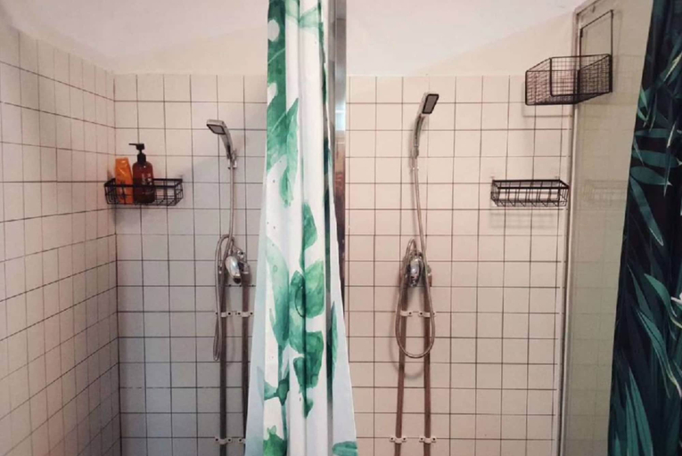 Bathroom, Houselet Hostel, Shenzhen