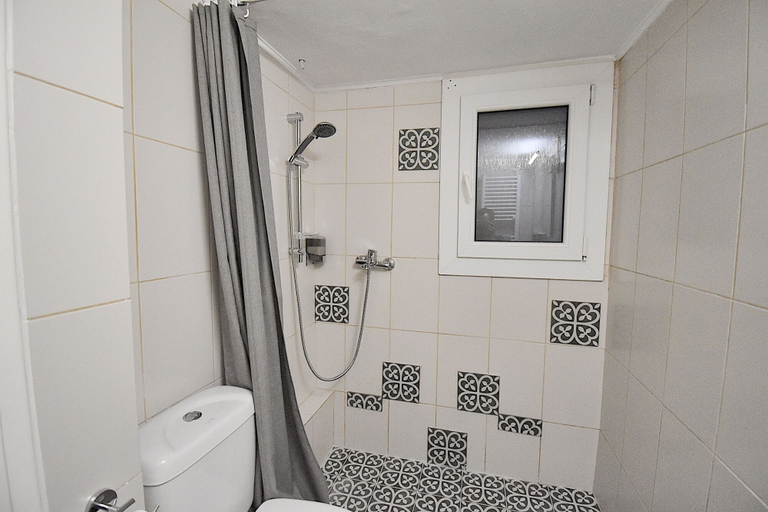 Bathroom 4, Check Point - Veikou, Attica