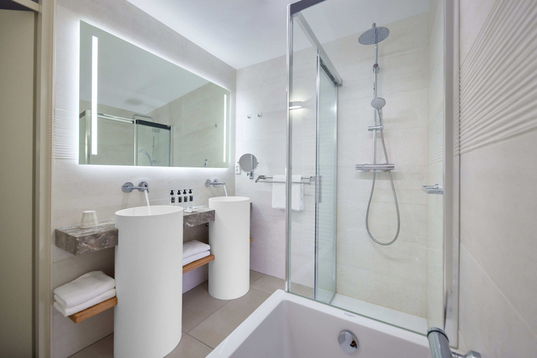Bathroom 5, Westcord Aparthotel Boschrijck, Terschelling