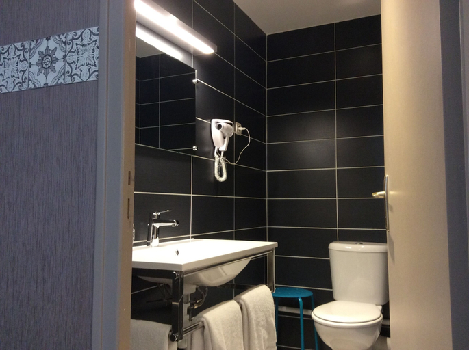 Bathroom 4