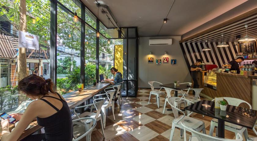 Food & Drinks 5, iSanook Hostel, Bang Rak