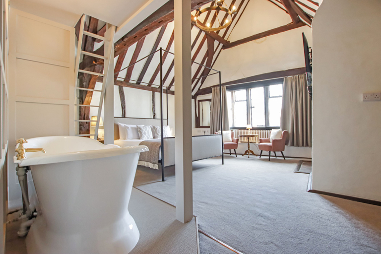 Bathroom 3, The Kings Arms Hotel, Buckinghamshire