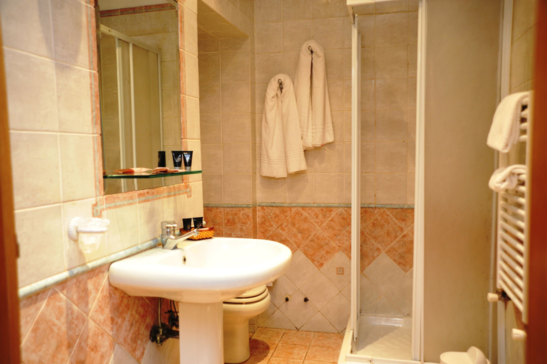 Bathroom 3, Hotel Ristorante Villa Icidia, Rome