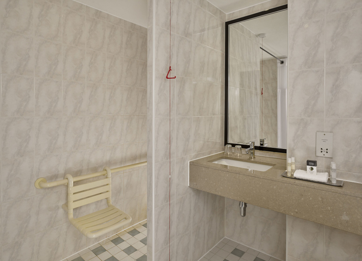 Bathroom 4, Doubletree by Hilton Hotel Woking, Surrey