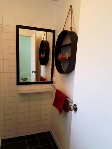 Bathroom 4, Bidgee Motor Inn, Hay