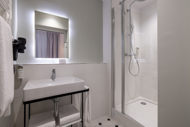Bathroom 4, Hôtel de Suez, Paris