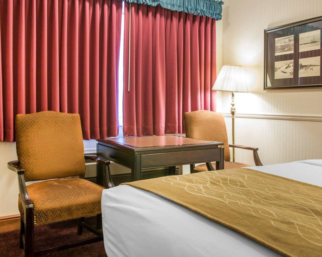 Bedroom 3, Comfort Inn Lakeside, Cheboygan