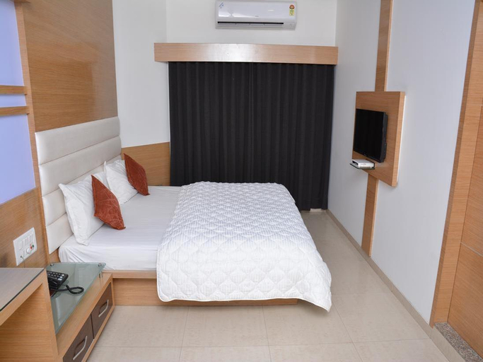 Bedroom 2, Hotel Corona, Bharuch