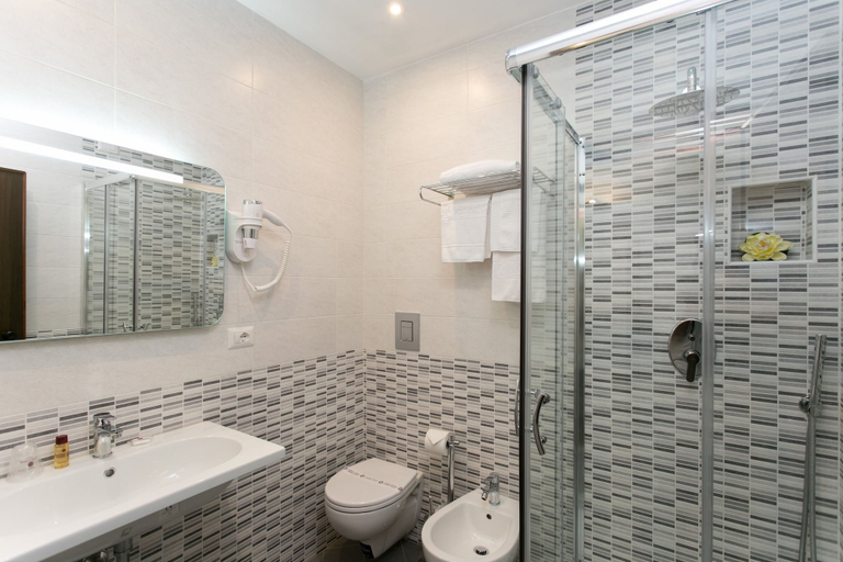 Bathroom 4, Hotel Concorde Fiera, Varese