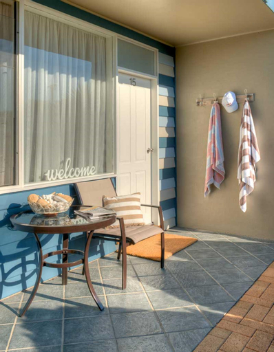 Exterior & Views 10