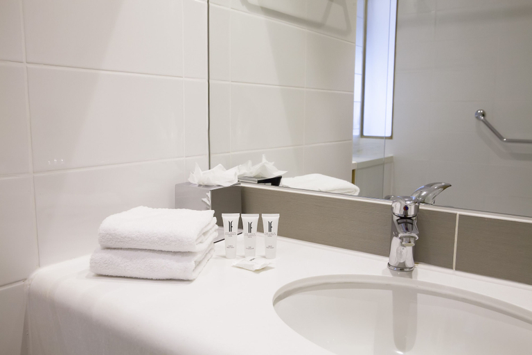 Bathroom 4, The Louis Fitzgerald Hotel, Dublin