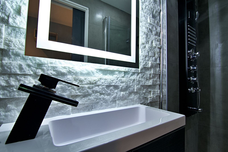Bathroom 2, Bellerose 6, Lancashire