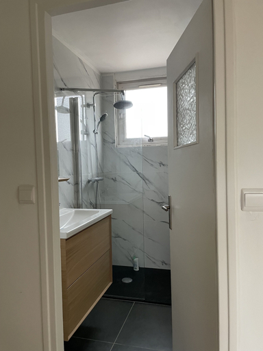 Bathroom, Belle maison avec grand jardin et garage, Nord