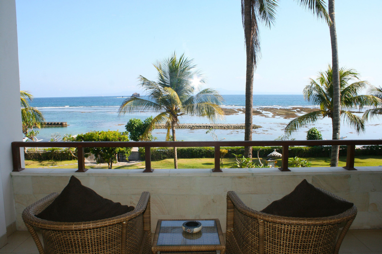 Exterior & Views 18