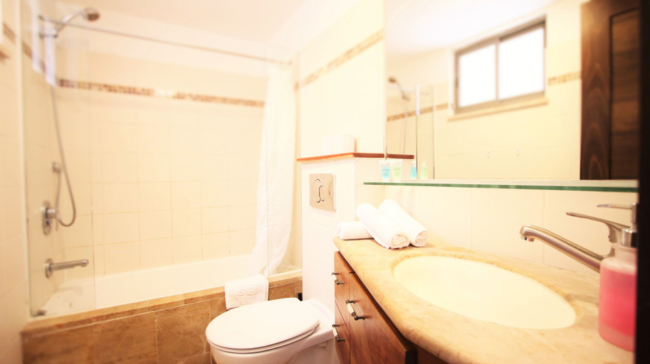 Bathroom 4, The Market Courtyard - Jerusalem Suites