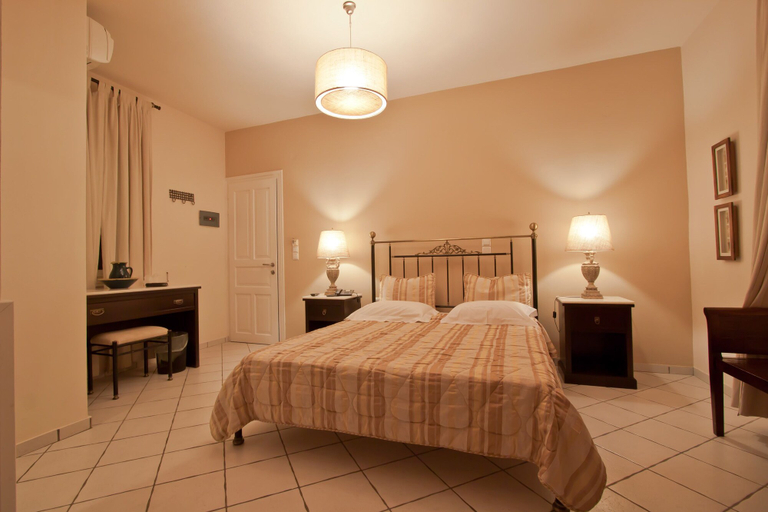 Bedroom 5, Delfini Hotel, South Aegean