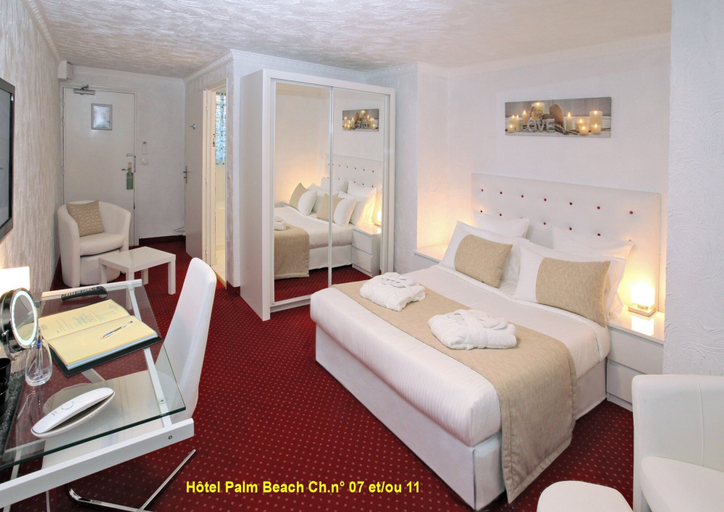 Bedroom 5, Hotel Palm Beach, Alpes-Maritimes