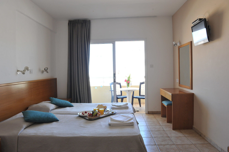 Bedroom 3, Captain Karas Holiday Apartments