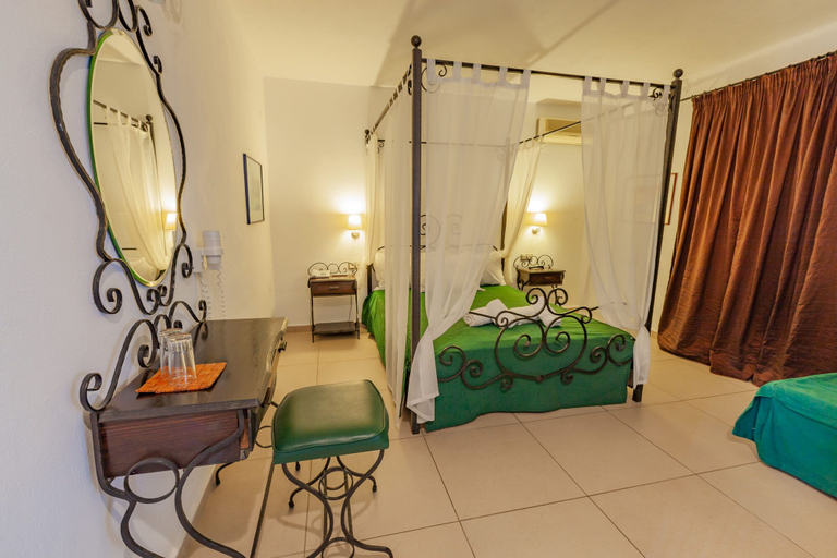 Bedroom 2, Esperides Hotel, East Macedonia and Thrace