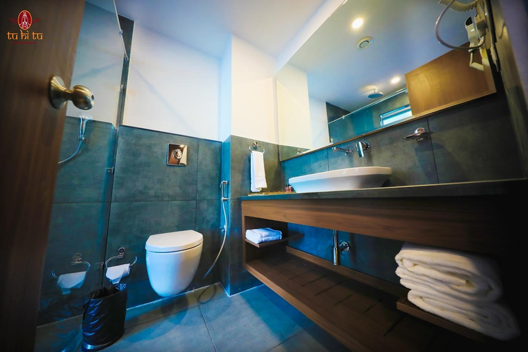 Bathroom 3, THE LAURENT & BANON RESORTS, Kullu