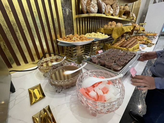 Food & Drinks 6