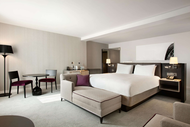 Bedroom 2, Hilton London Angel Islington, London