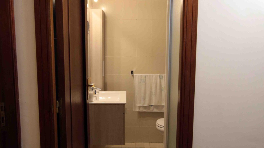 Bathroom 3, Chalet in the woods nestled in the oak forest in Monterosso Etneo, Catania