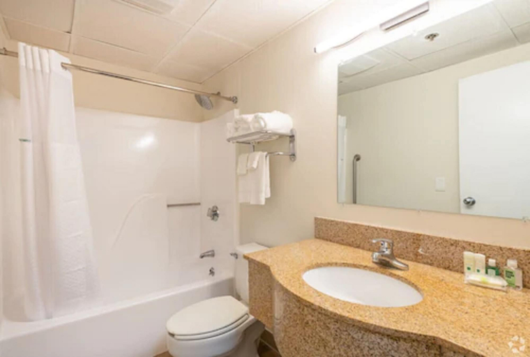 Bathroom 4, Residences at Solomon Pond, Middlesex