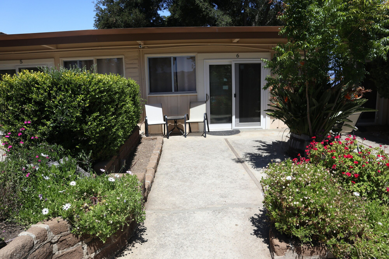 Exterior & Views 2, Little European Lodge, Monterey