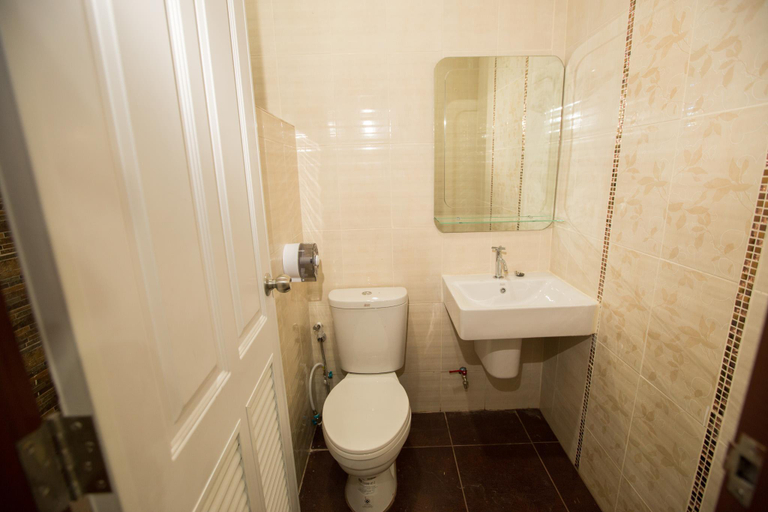 Bathroom 3, Naphet Resort, Muang Phetchaburi