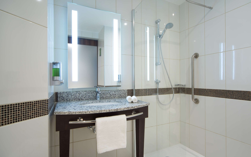 Bathroom 3, Hampton by Hilton Saint Petersburg ExpoForum, Sankt-Peterburg gorsovet