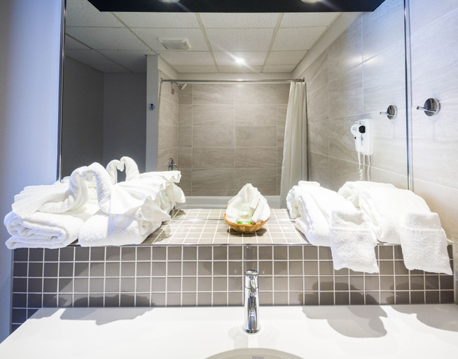 Bathroom 4, Hotel Marineau Mattawin, Mékinac
