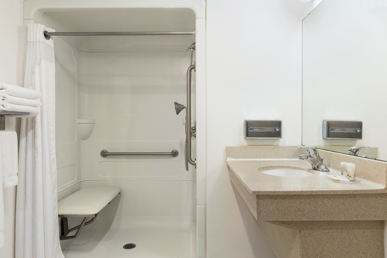 Bathroom 4, Days Inn & Suites by Wyndham Moncton, Westmorland