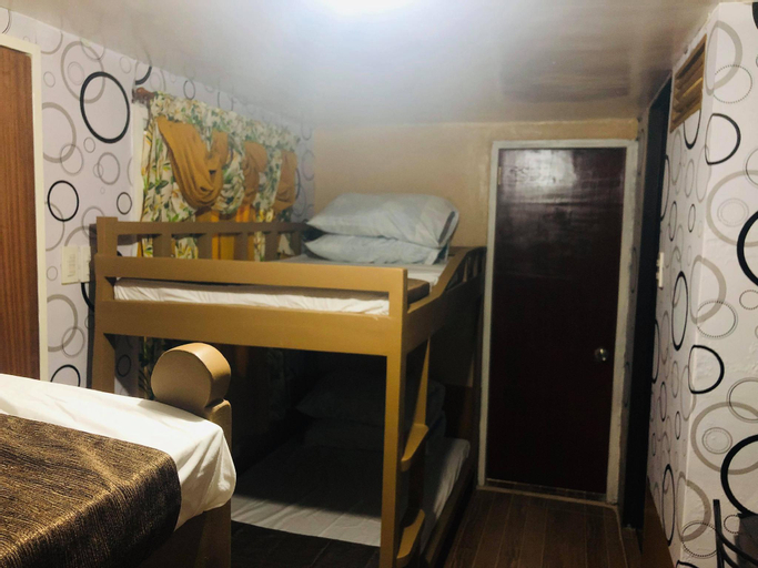 Seaview Beach Resort -Poolside Dormitory Room, Guindulman