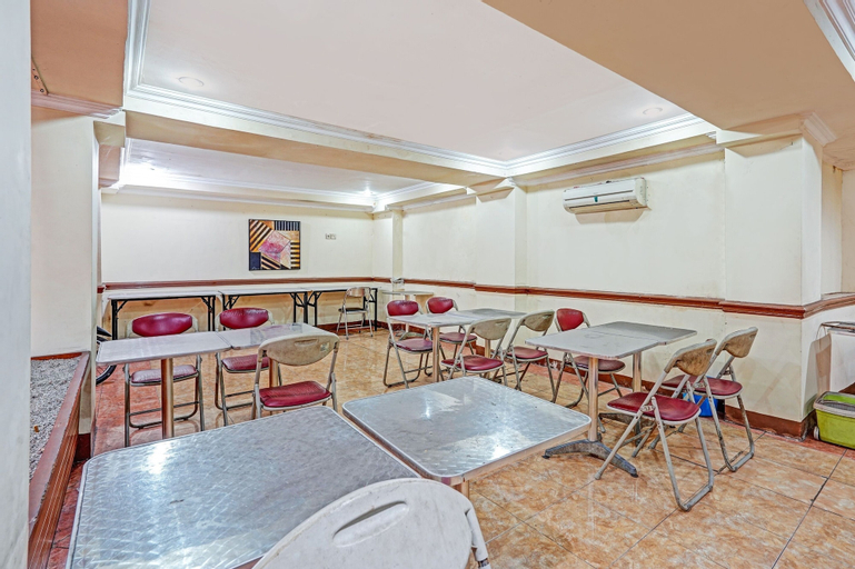 Food & Drinks 5, OYO Life 90380 Andalus Hotel Syariah, Surabaya