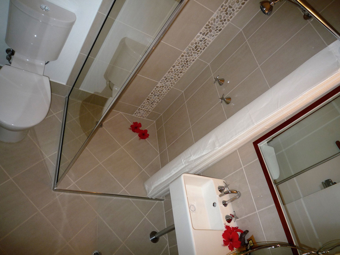 Bathroom, Mungumby Lodge - Cooktown, Cook