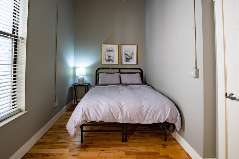 Bedroom 2, Stay Downtown GR, Kent