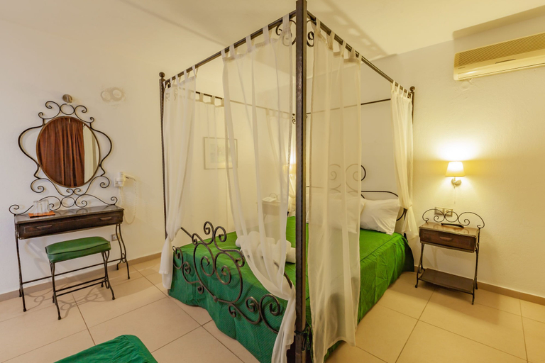 Bedroom 4, Esperides Hotel, East Macedonia and Thrace
