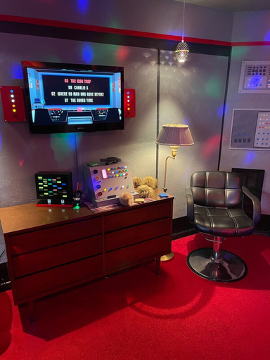 Others 5, The Star Trek - USS Enterprise Room at the Itty Bitty Inn, Coos