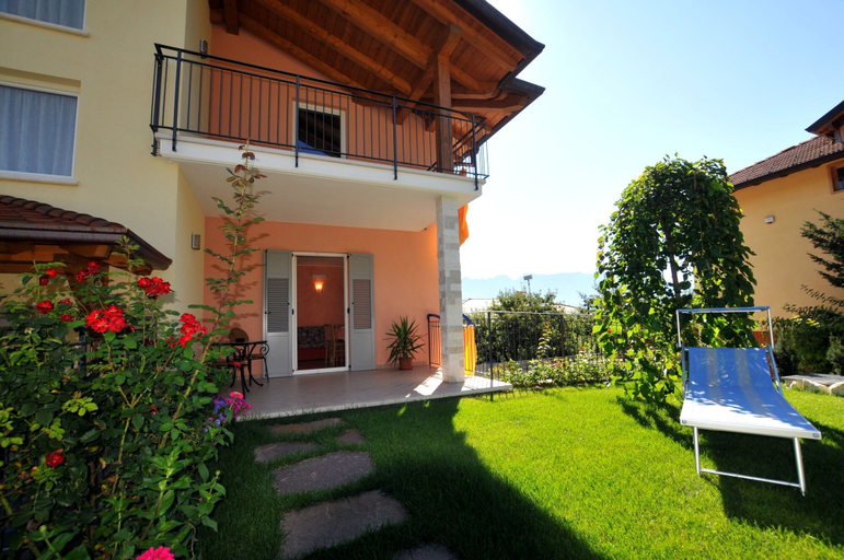 Exterior & Views 1, Agritur Le Pergolette, Trento