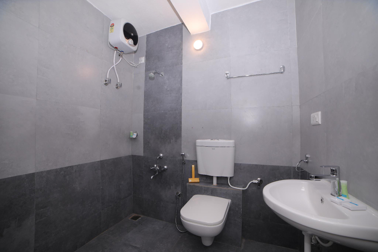 Bathroom 3, The Base Inn, Viluppuram
