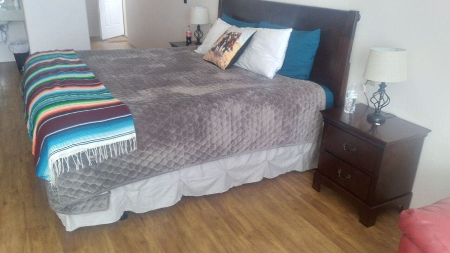 Bedroom 1, Katie's Cozy Suites, Cochise