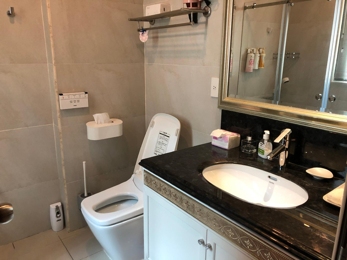 Bathroom 4, 82 Hostel, Chiayi City