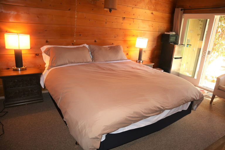 Bedroom 3, Little European Lodge, Monterey