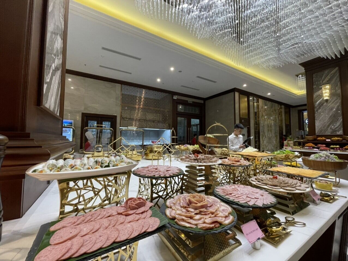 Food & Drinks 8