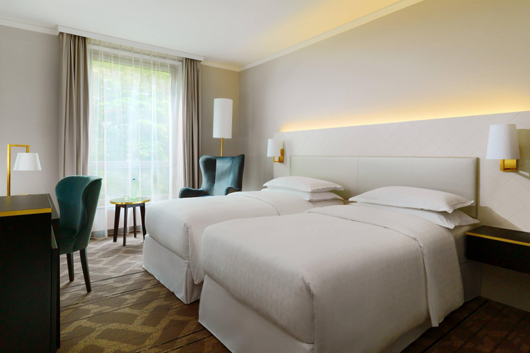 Bedroom 3, Sheraton Offenbach Hotel, Offenbach am Main