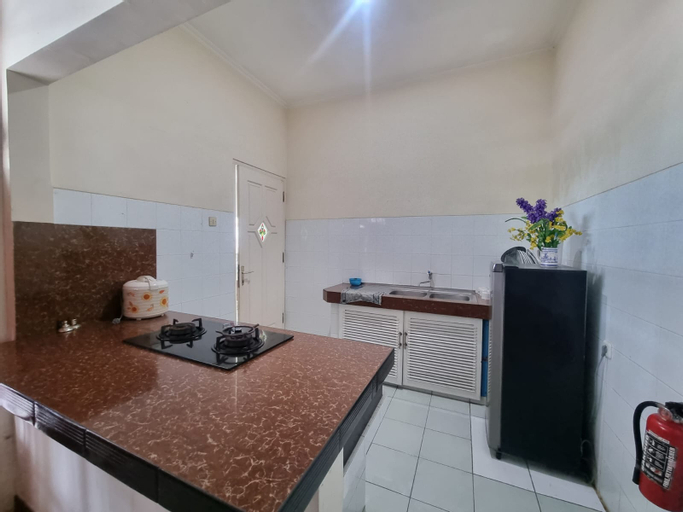 Dining Room 10