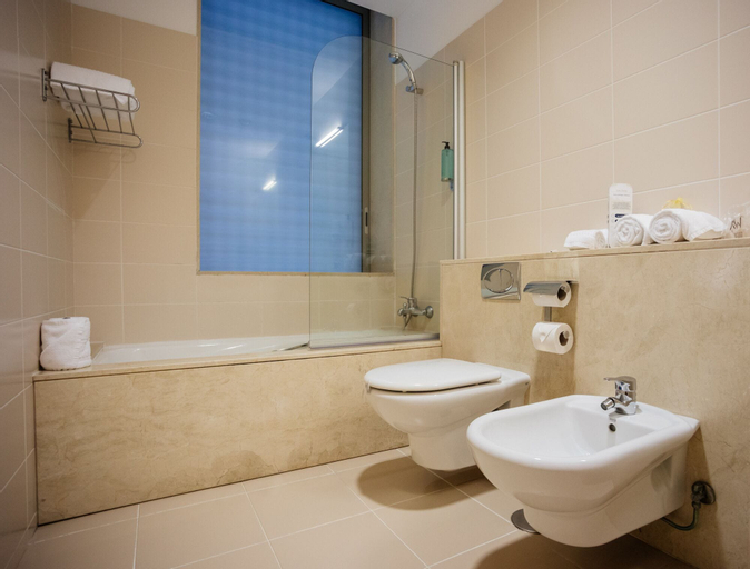 Bathroom 19