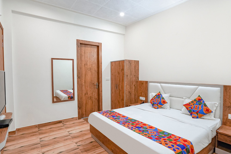 Bedroom 3, FabHotel Sirtaj Suits, Agra