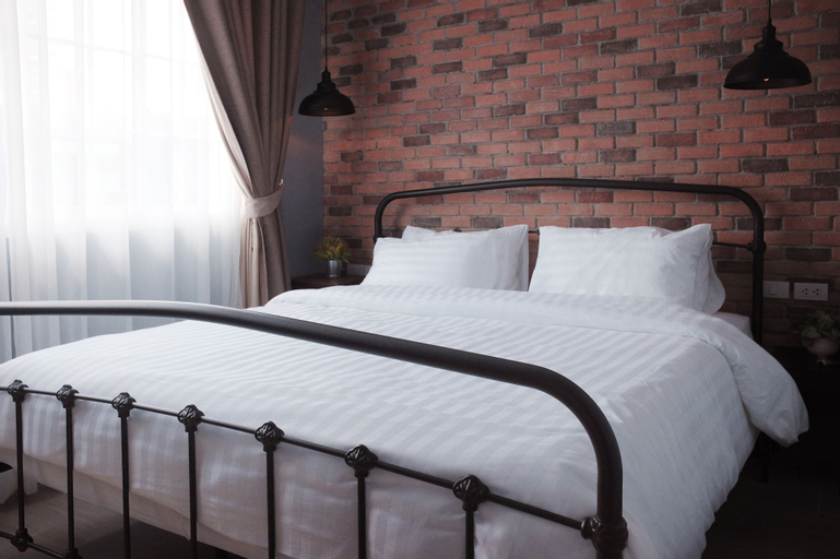 Bedroom 18